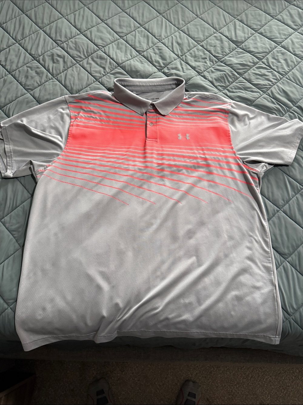 Under Armour Men’s Light Gray Polo with Coral Stripe Accent